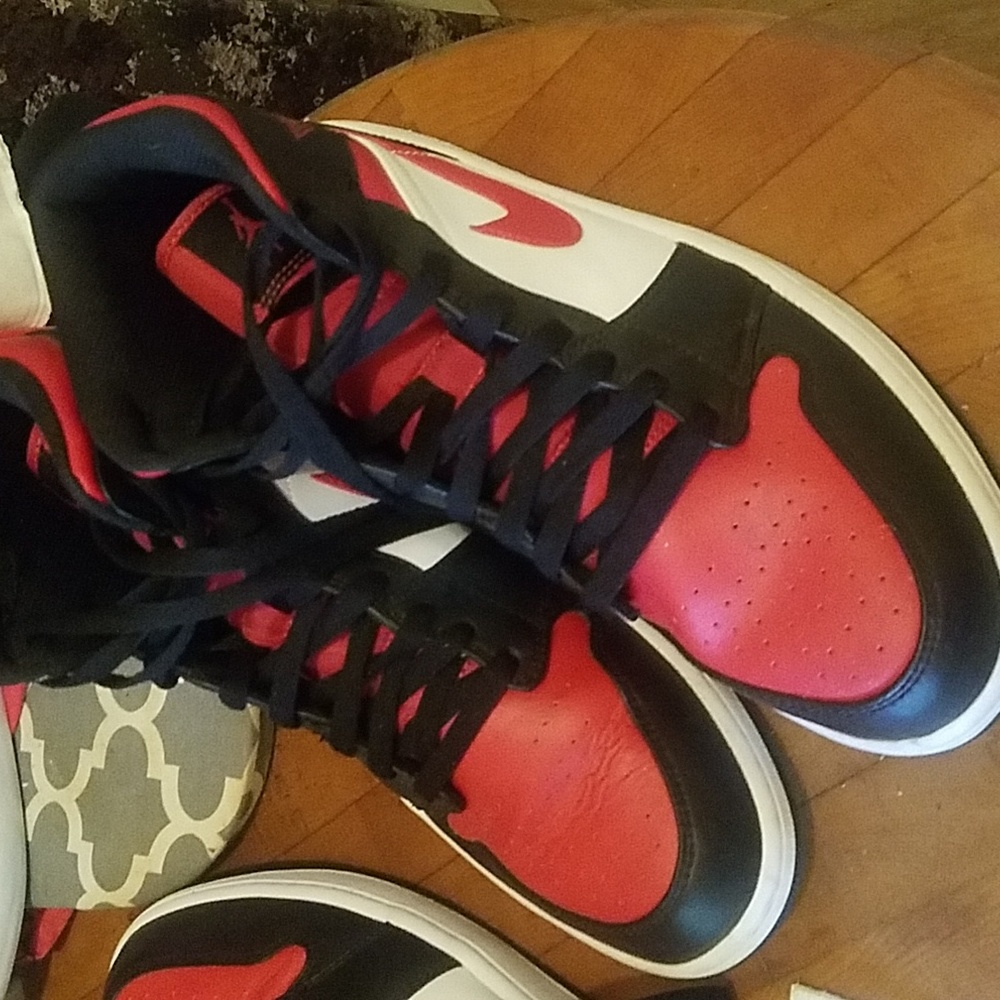 Nike Air Jordan 1 Mid Bred Toe Black/Red/White Men Size 12
